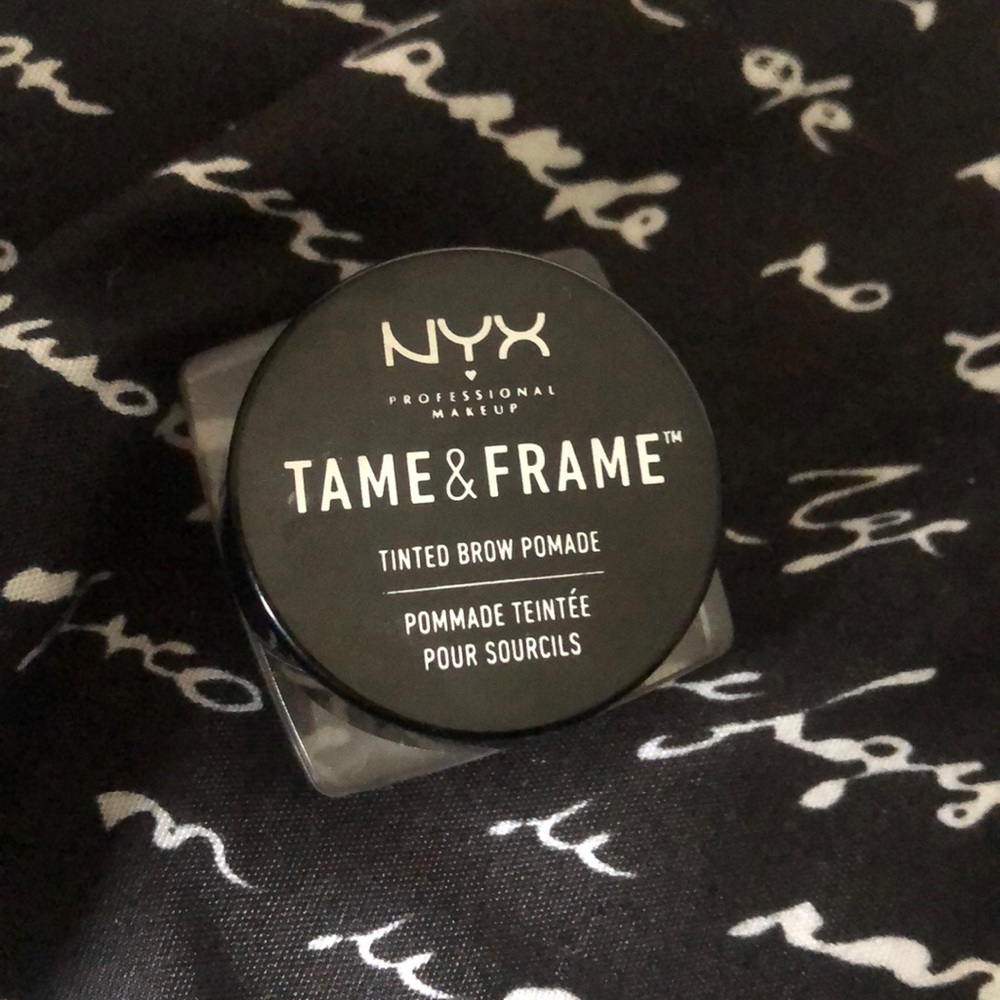 nyx brow pomade